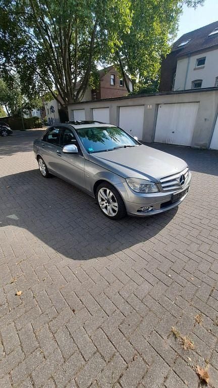 Grau Gebraucht 2008 Mercedes C220 Avantgarde Limousine | 5.700 € (Fairer Preis) - Bild 1/4