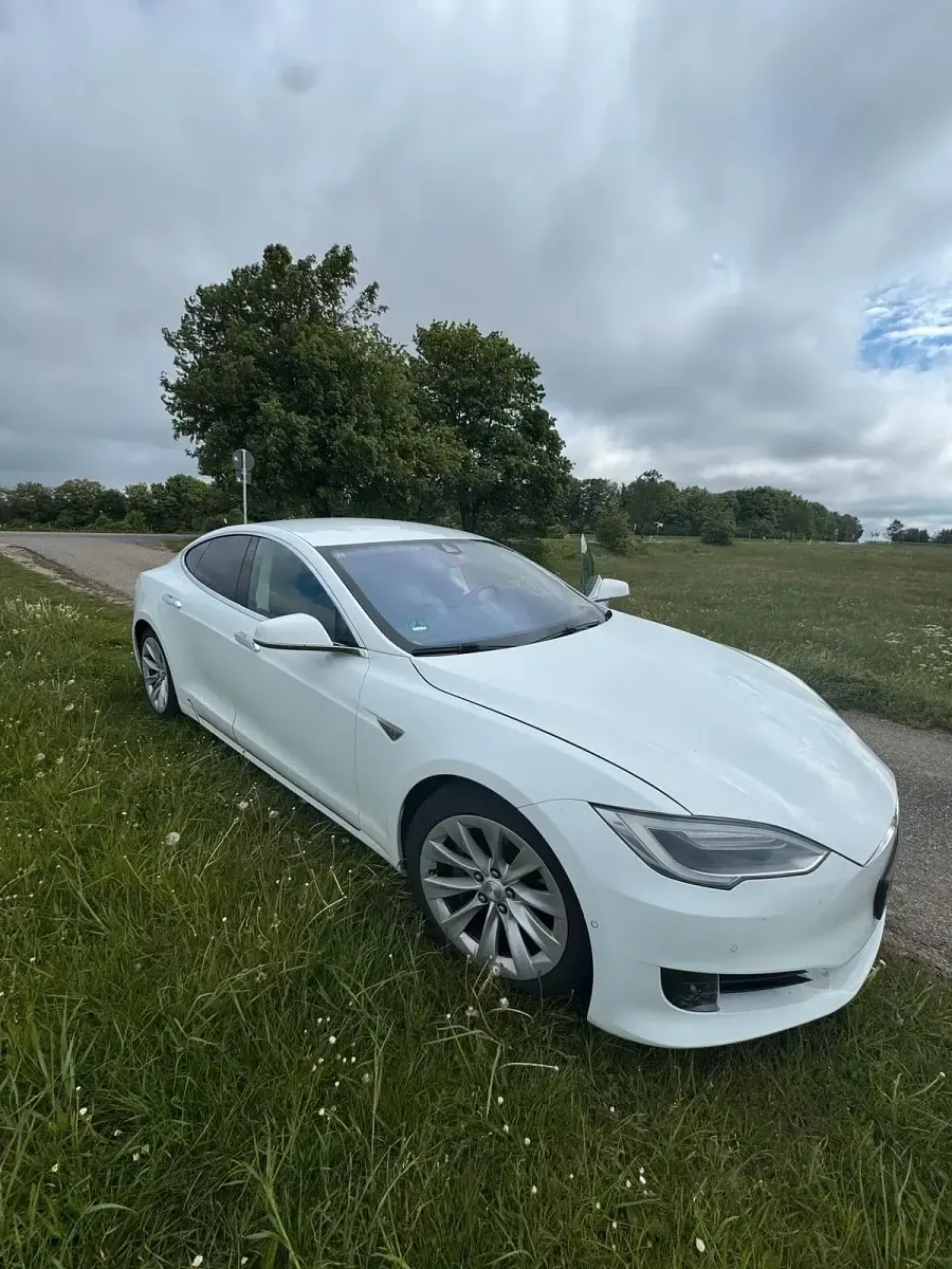 Usado Tesla Model S 235 kW (320 CV) 2016 Blanco Utilitario