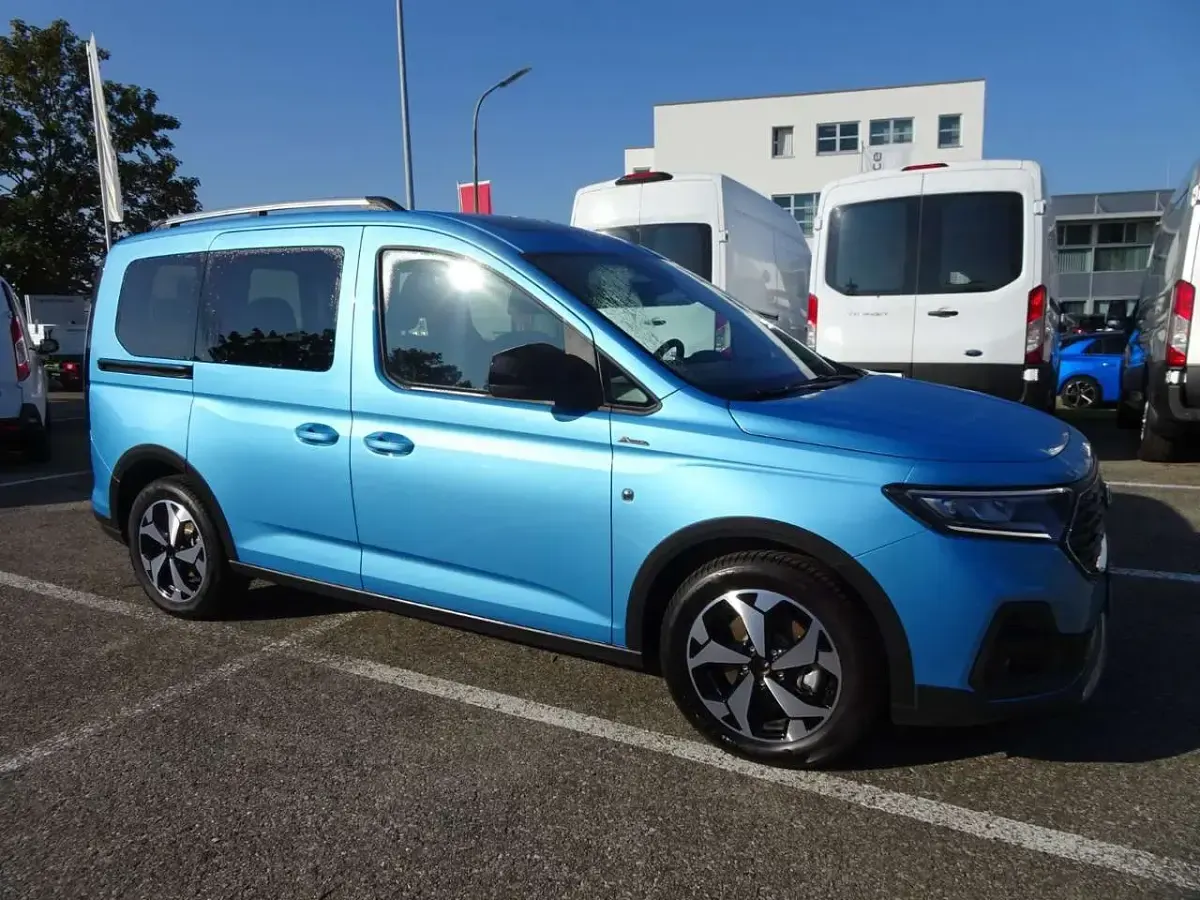 Nowe Ford Tourneo Connect Active 122 KM (89 kW) 2026 Niebieski Minivan