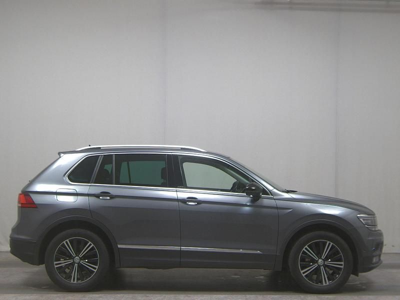 Grau Gebraucht 2020 VW Tiguan IQ Drive SUV | 19.980 € (Guter Preis) - Bild 1/4