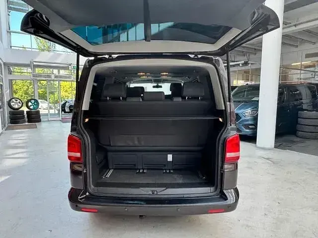 Używany VW Multivan Match 132 KM (97 kW) 2012 Andere Minivan