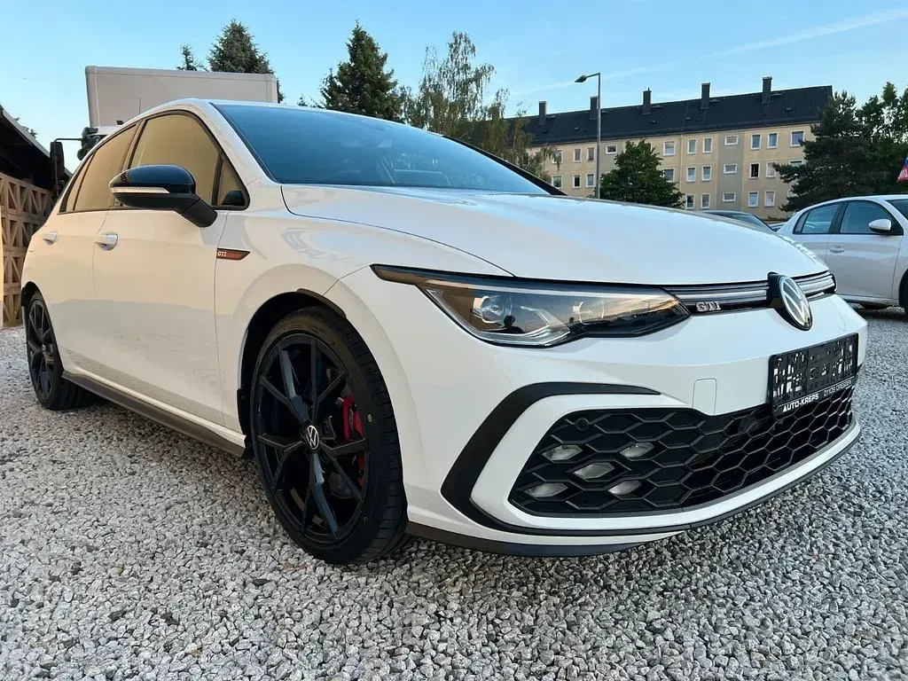Gebraucht VW Golf VIII GTI 245 PS (180 kW) 2023 Weiß Limousine