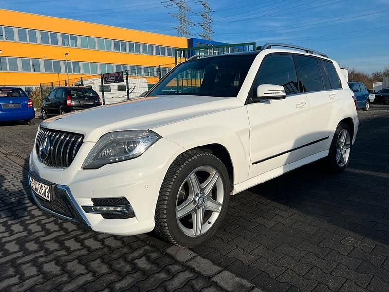 Weiß Gebraucht 2013 Mercedes GLK220 AMG SUV | 12.900 € (Guter Preis) - Bild 1/4