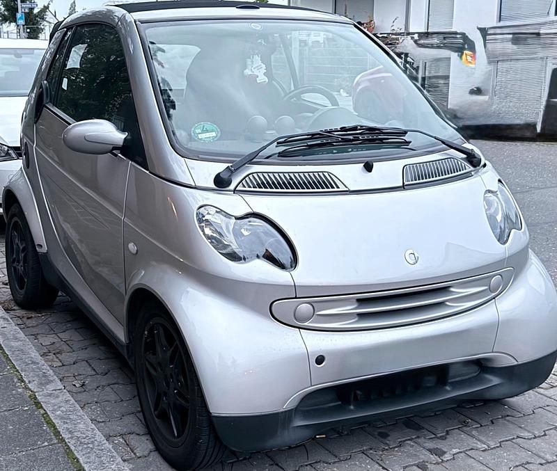 Grau Gebraucht 2004 Smart ForTwo Cabrio Passion Cabrio | 2.499 € (Teuer) - Bild 1/4