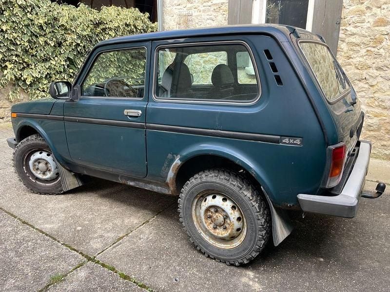 Gebraucht Lada niva 83 PS (61 kW) 2010 Grün SUV