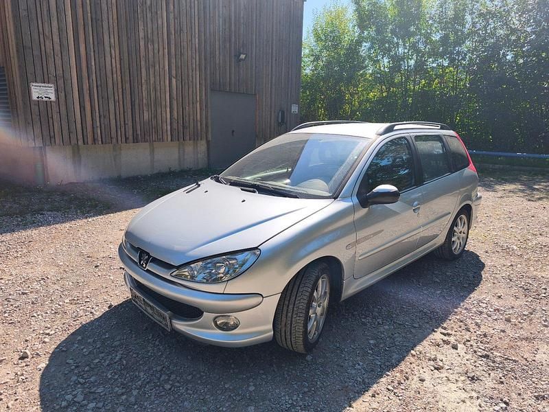 Silber Gebraucht 2004 Peugeot 206 Quiksilver Kombi | 1.700 € (Fairer Preis) - Bild 1/4