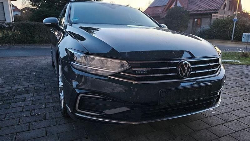 Grau Gebraucht 2020 VW Passat GTE Kombi | 19.500 € (Guter Preis) - Bild 1/4