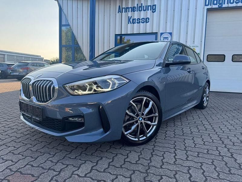 Grau Gebraucht 2024 BMW 118 M Sport Kleinwagen | 27.999 € (Fairer Preis) - Bild 1/4