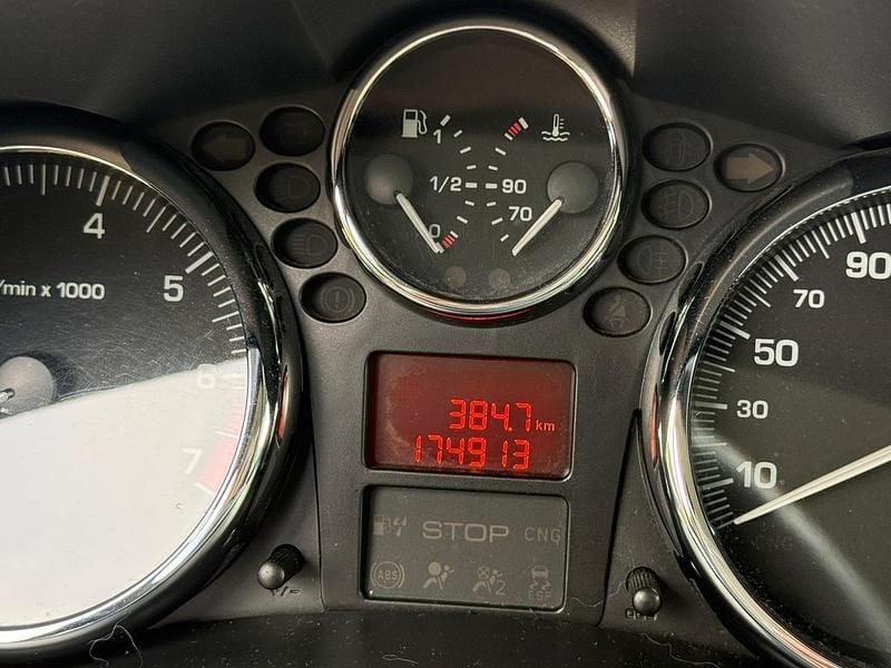 Gebraucht Peugeot 206 70 PS (51 kW) 2012 Grau Kleinwagen