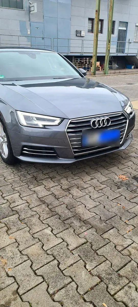 Gebraucht Audi A4 Ambiente 150 PS (110 kW) 2018 Grau Limousine