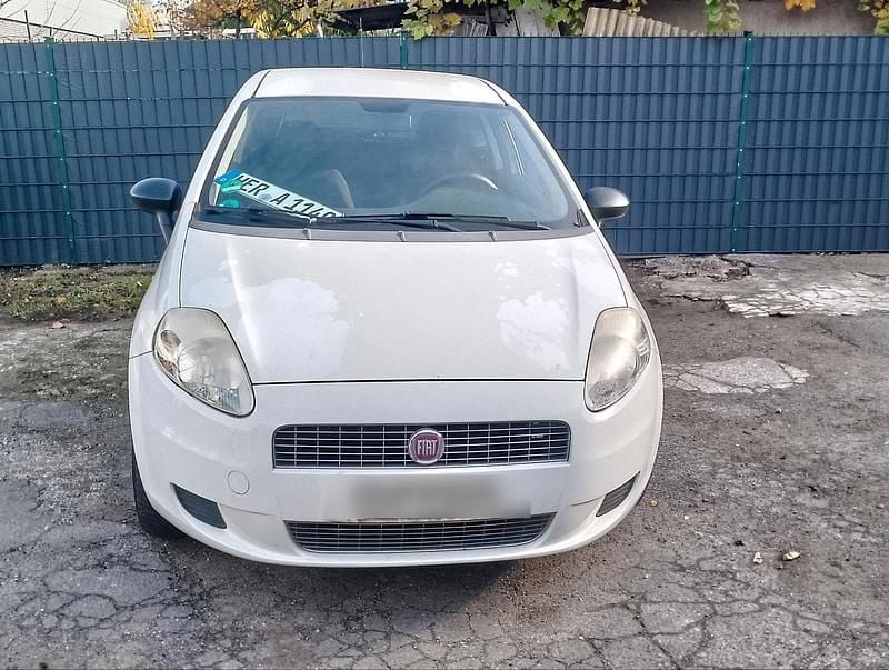 Weiß Gebraucht 2009 Fiat Punto Coupé | 900 € (Fairer Preis) - Bild 1/4