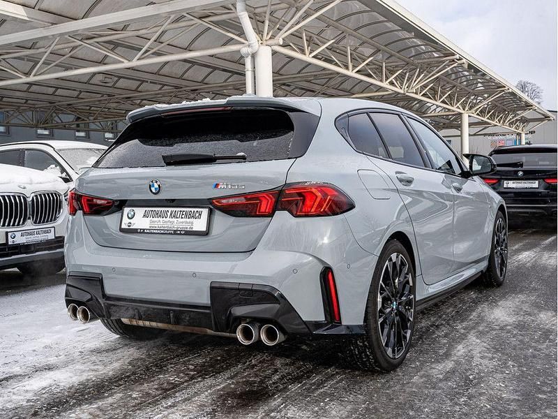 Gebraucht BMW M135 Performance 300 PS (220 kW) 2025 Grau Kleinwagen