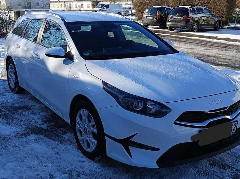 Gebraucht Kia Ceed Sportswagon Vision 136 PS (100 kW) 2023 Weiß Kombi