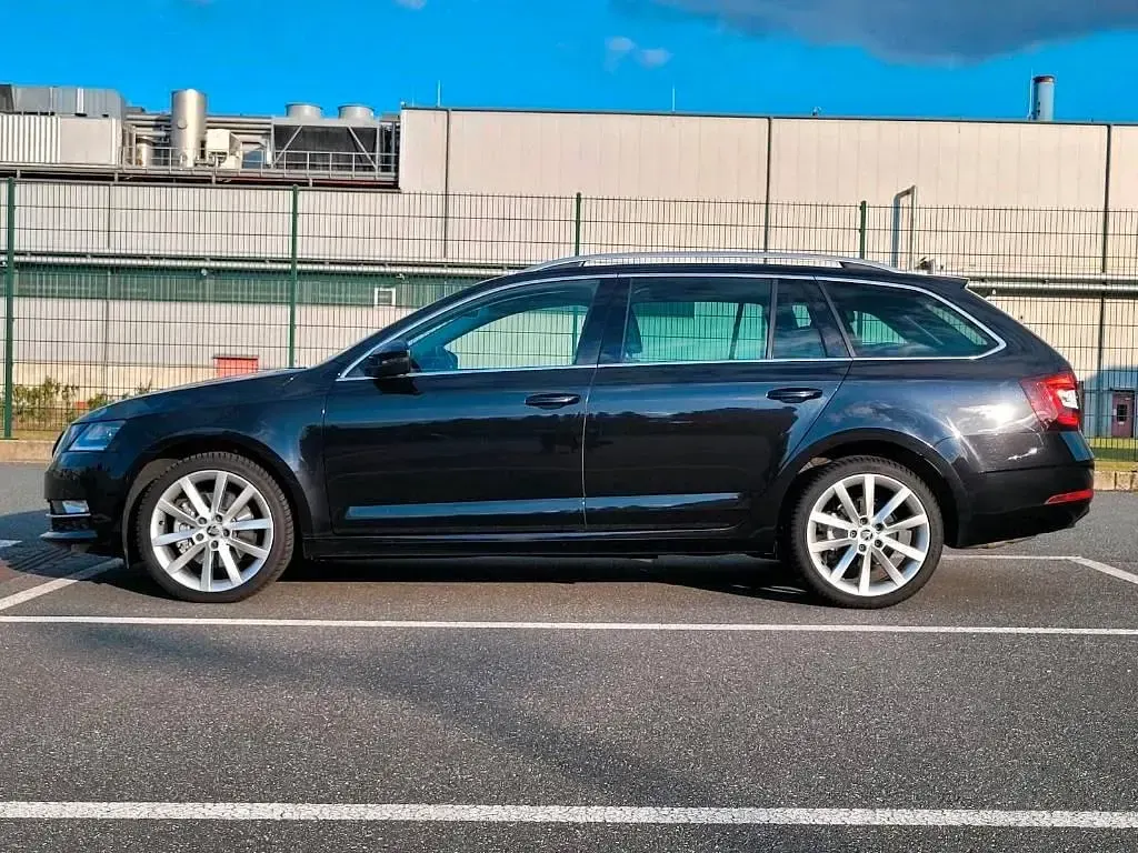 Gebraucht Skoda Octavia 180 PS (132 kW) 2018 Schwarz Kombi