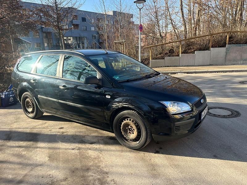 Gebraucht Ford Focus Trend 101 PS (74 kW) 2006 Schwarz Kombi