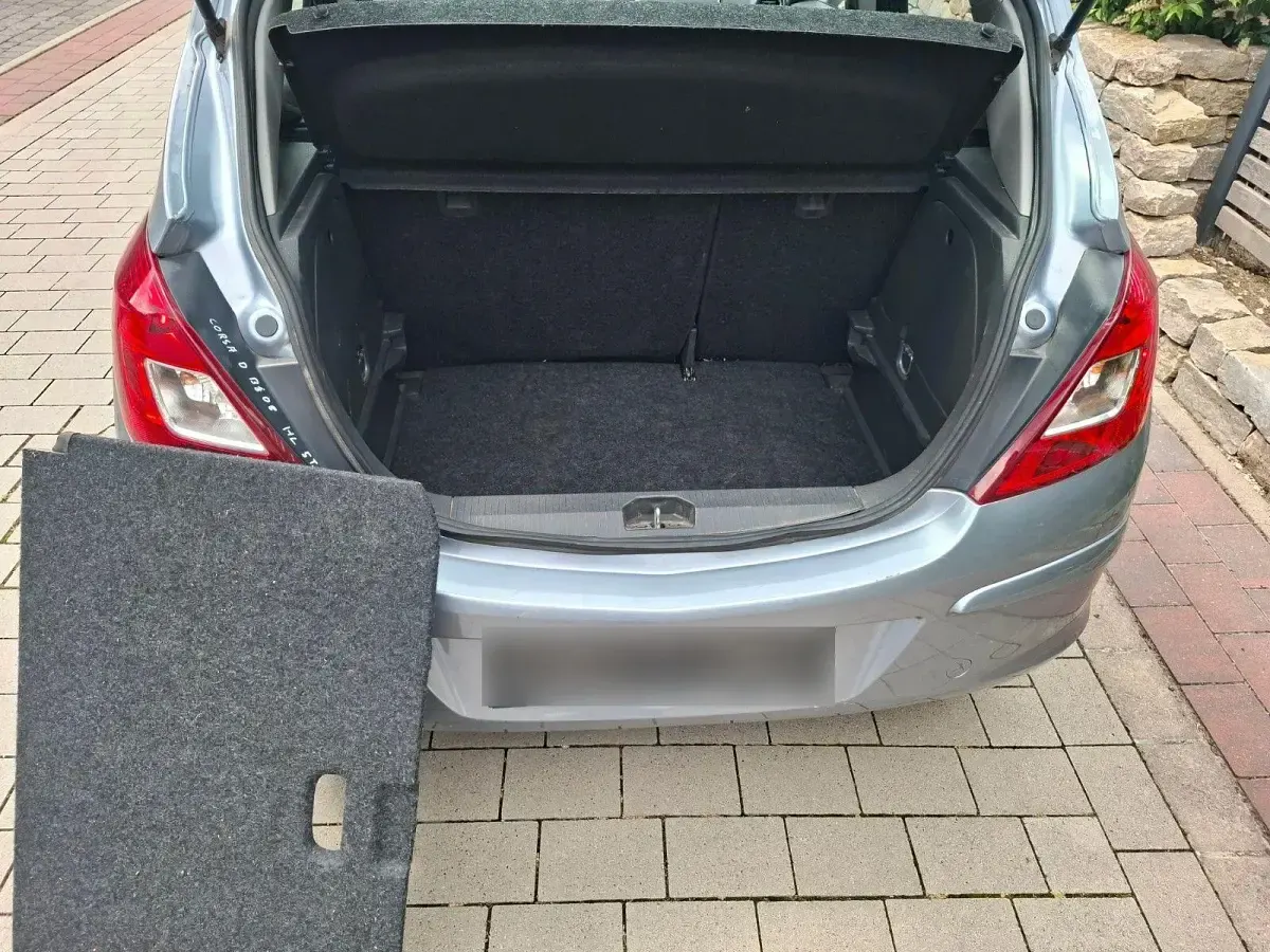 Gebraucht Opel Corsa Edition 80 PS (58 kW) 2008 Silber Kleinwagen