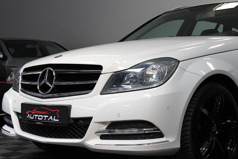 Gebraucht Mercedes C180 156 PS (114 kW) 2012 Weiß Kombi