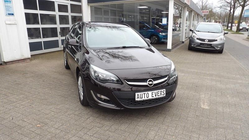 Gebraucht Opel Astra Edition 110 PS (80 kW) 2013 Braun Kombi