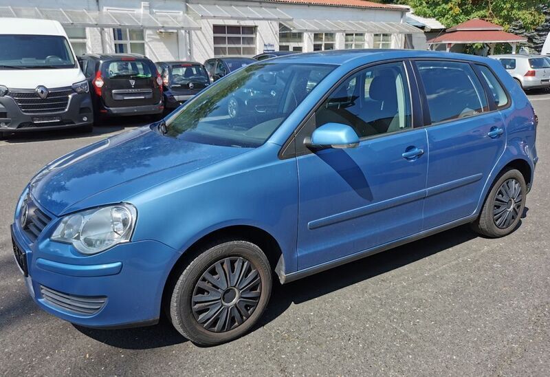 Blau Gebraucht 2005 VW Polo Comfortline Limousine | 650 € (Superpreis) - Bild 1/4