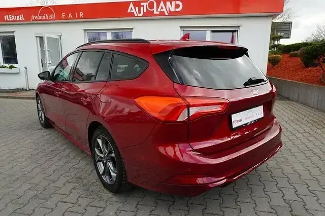 Gebraucht Ford Focus ST-Line 125 PS (91 kW) 2019 Rot Kombi
