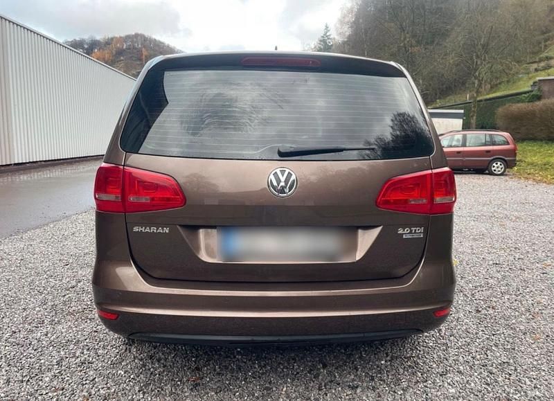 Gebraucht VW Sharan 140 PS (102 kW) 2010 Braun Van / Kleinbus