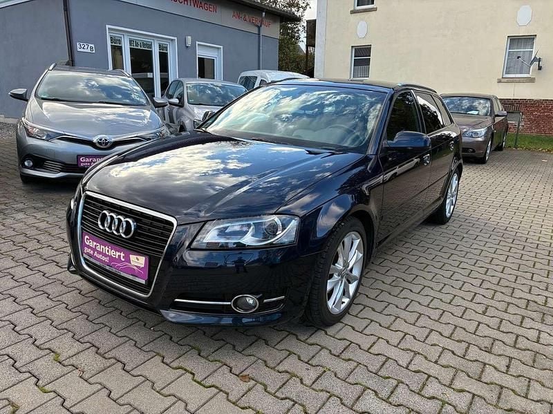 Tiefseeblau perleffekt Gebraucht 2012 Audi A3 Ambition Kleinwagen | 7.999 € (Fairer Preis) - Bild 1/4