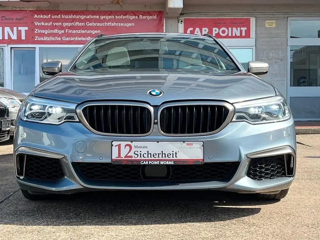 Gebraucht BMW M550 Performance 400 PS (294 kW) 2018 Blau Limousine