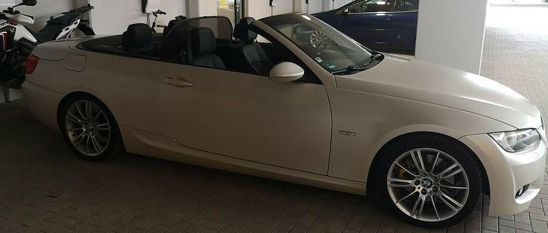 Weiß Gebraucht 2009 BMW 325 Cabriolet M Sport Cabrio | 14.890 € (Fairer Preis) - Bild 1/4