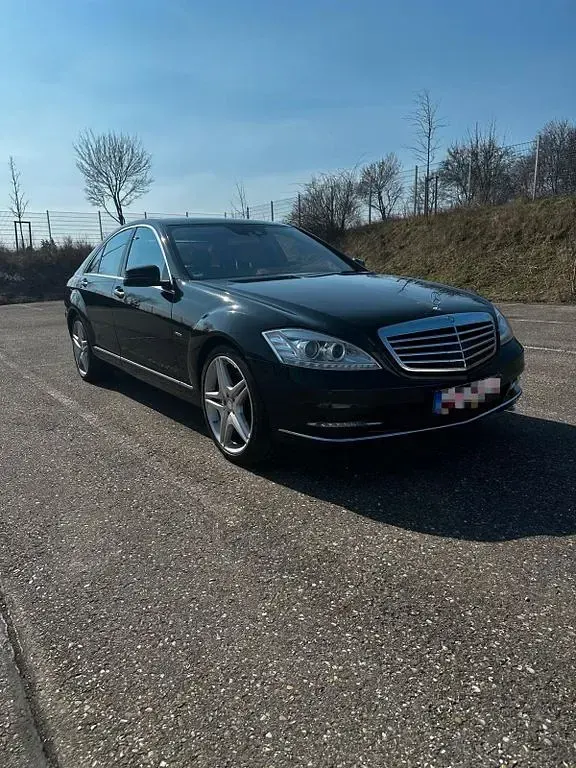 Gebraucht Mercedes S500 435 PS (319 kW) 2011 Schwarz Limousine