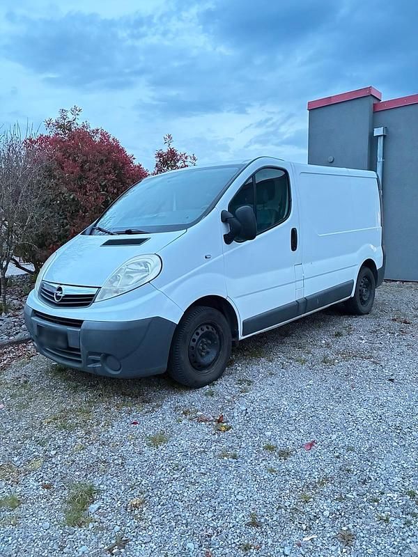 Gebraucht Opel Vivaro 114 PS (83 kW) 2007 Weiß Van / Kleinbus
