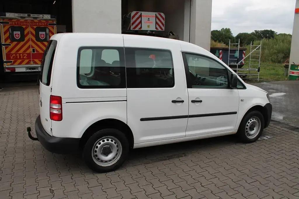 Gebraucht VW Caddy 102 PS (75 kW) 2013 Weiß Van / Kleinbus