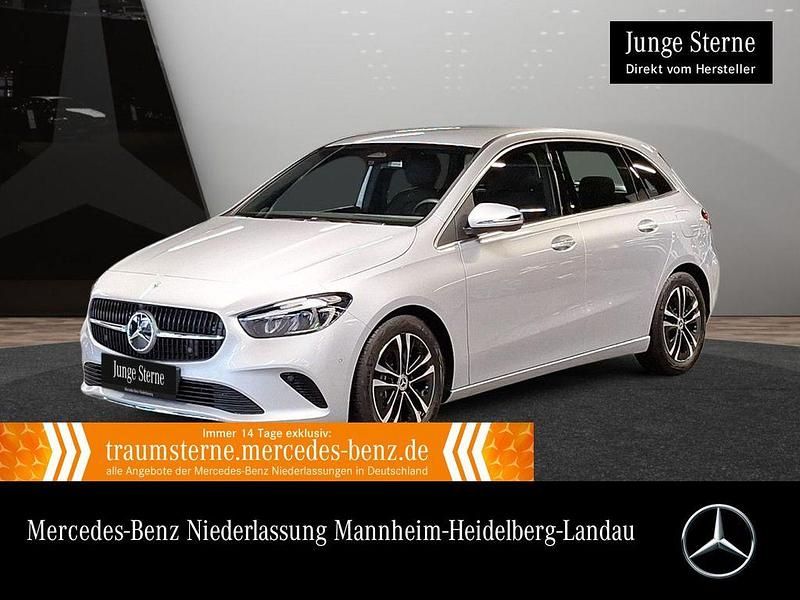 Hightechsilber Gebraucht 2024 Mercedes 180 Progressive Limousine | 27.490 € (Superpreis) - Bild 1/3