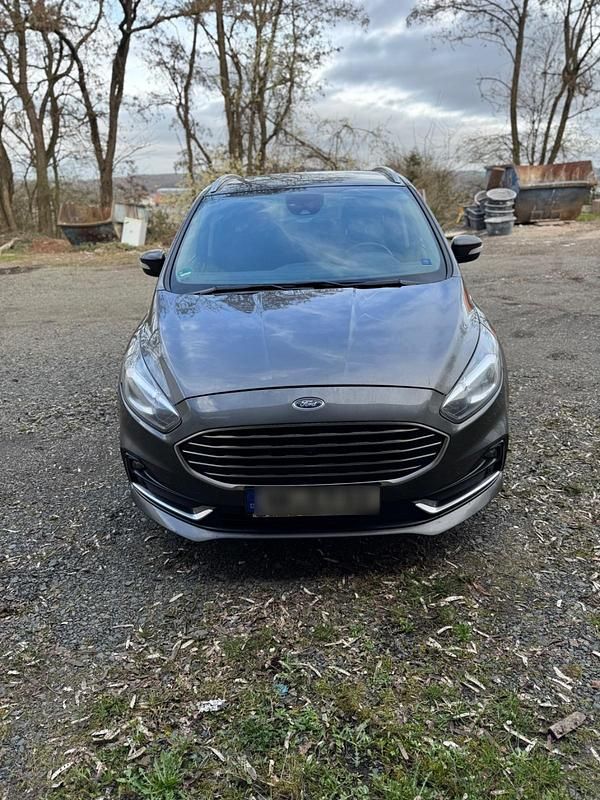 Gebraucht Ford S-MAX Titanium 190 PS (139 kW) 2019 Grau Van / Kleinbus