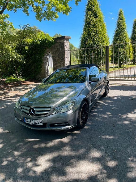 Gebraucht Mercedes E250 Avantgarde 204 PS (150 kW) 2012 Grau Cabrio