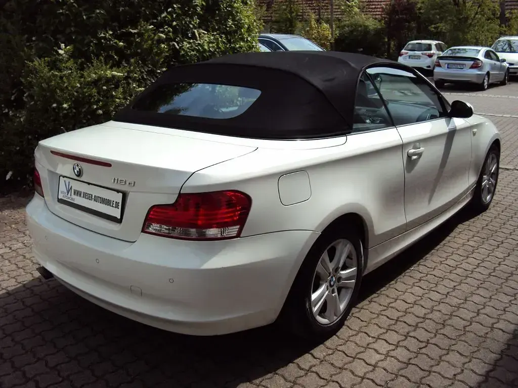 Gebraucht BMW 118 Cabriolet 143 PS (105 kW) 2009 Weiß Cabrio