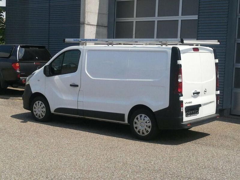 Gebraucht Opel Vivaro 121 PS (88 kW) 2018 Weiss Van / Kleinbus