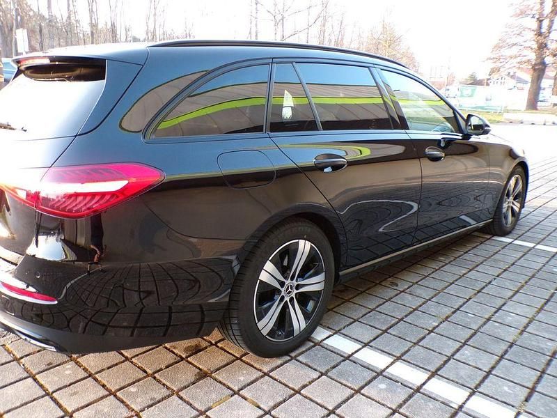 Gebraucht Mercedes C220 220 PS (161 kW) 2022 Schwarz Limousine