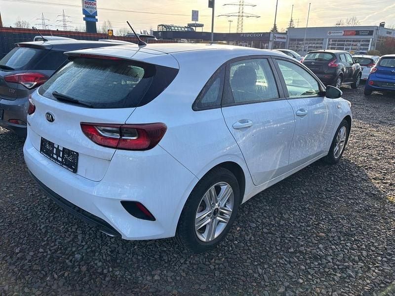 Gebraucht Kia Ceed Edition 7 99 PS (72 kW) 2019 Weiß Kleinwagen