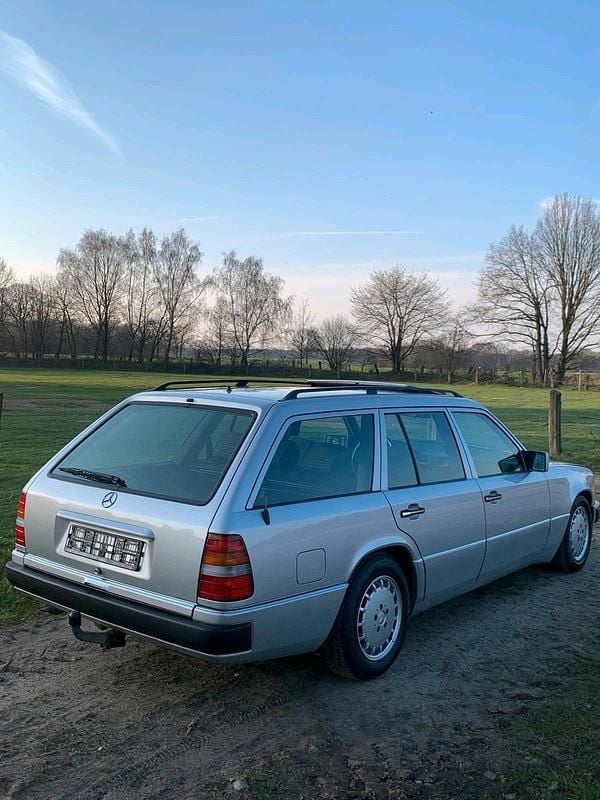 Gebraucht Mercedes E320 220 PS (161 kW) 1992 Silber Kombi