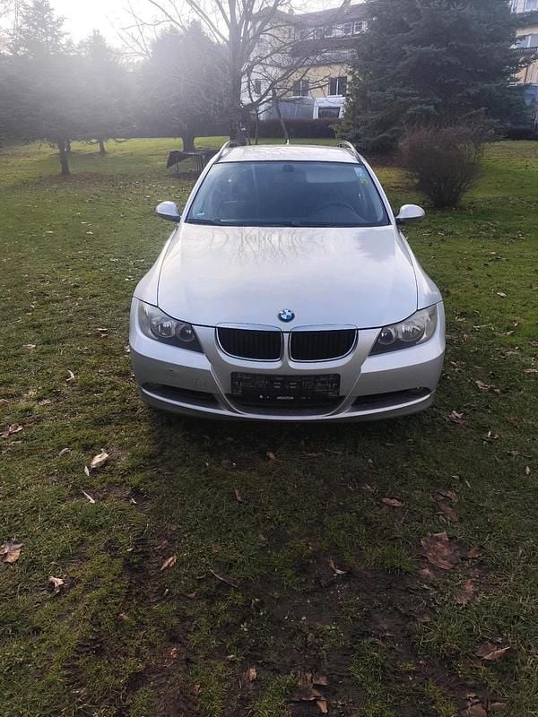 Silber Gebraucht 2007 BMW 320 Kombi | 2.250 € (Superpreis) - Bild 1/4