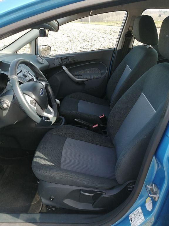 Gebraucht Ford Fiesta Trend 82 PS (60 kW) 2010 Blau Kleinwagen