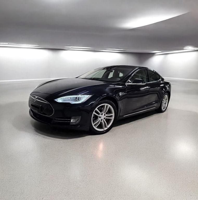 Blau Gebraucht 2015 Tesla Model S Kleinwagen | 19.800 € (Fairer Preis) - Bild 1/4