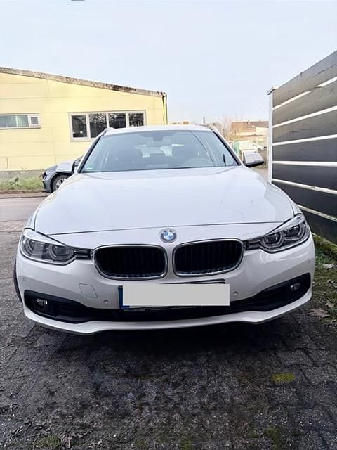 Gebraucht BMW 320 Advantage 190 PS (139 kW) 2017 Weiß Kombi