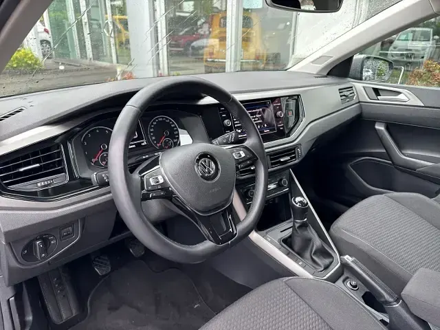 Gebraucht VW Polo Comfortline 75 PS (55 kW) 2017 Grau Kleinwagen