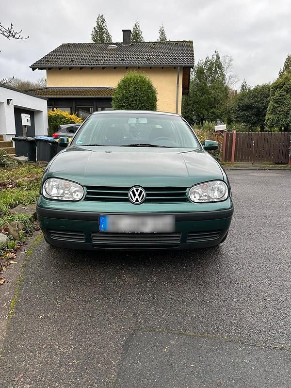 Grün Gebraucht 2000 VW Golf IV Kleinwagen | 1.500 € (Fairer Preis) - Bild 1/4