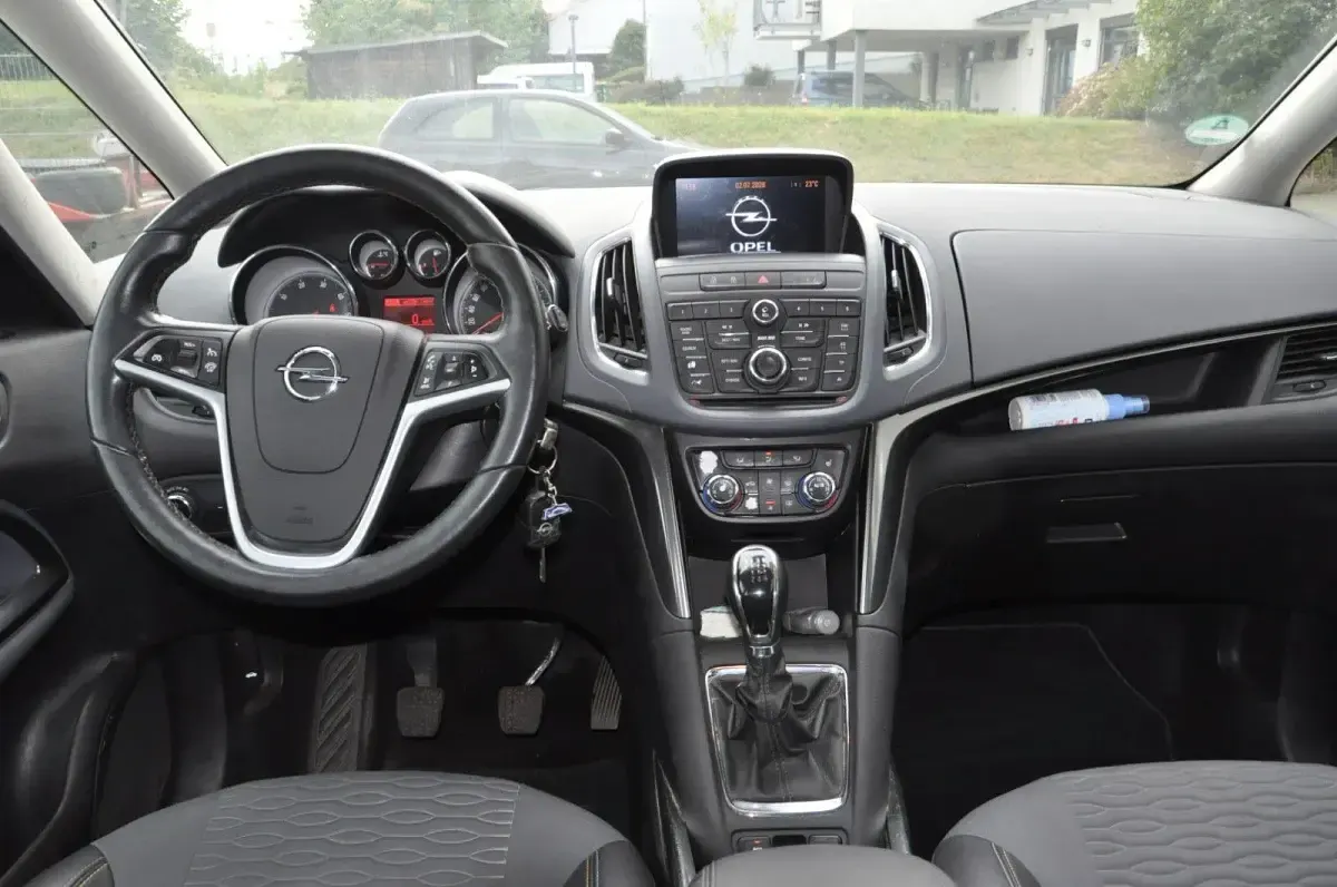 Gebraucht Opel Zafira Tourer Sport 165 PS (121 kW) 2012 Silber Van / Kleinbus