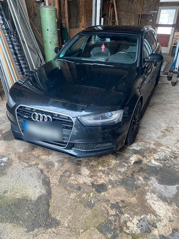 Schwarz Gebraucht 2015 Audi A4 Kombi | 12.500 € (Teuer) - Bild 1/4