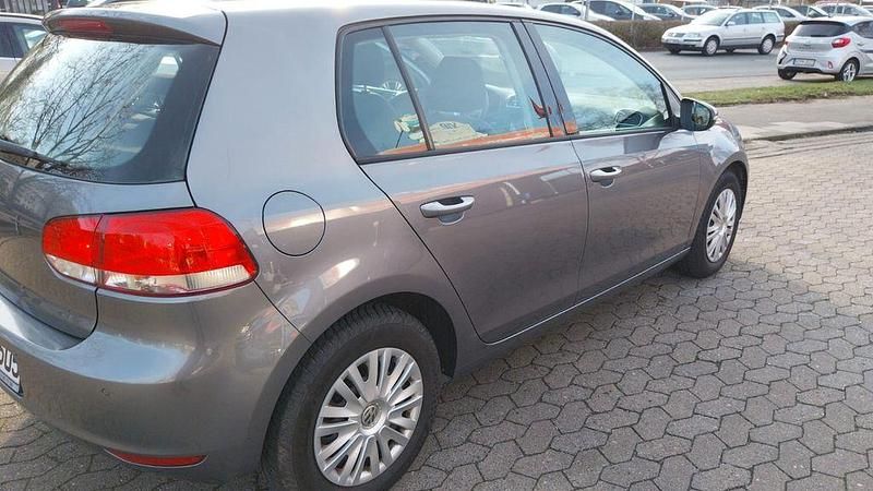 Gebraucht VW Golf VI Trendline 80 PS (58 kW) 2010 Grau Kleinwagen