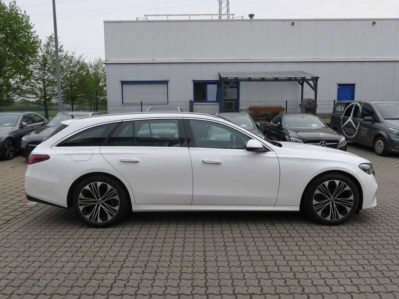 Gebraucht Mercedes E200 Advanced 204 PS (150 kW) 2024 Weiß Limousine