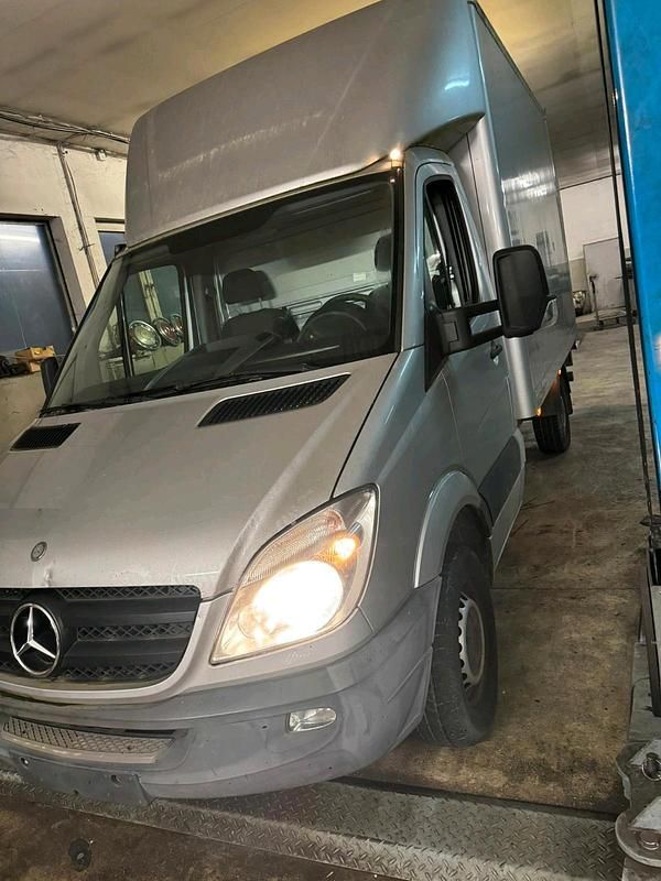 Grau Gebraucht 2025 Mercedes 316 Van | 8.900 € - Bild 1/4
